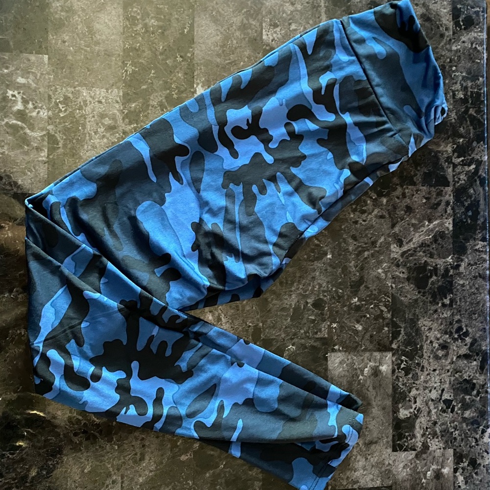 InLUV medium athletic leggings camouflage blue
